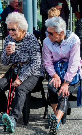 Sitting Stretches at Rotorua 2021 Walk Sitting Stretches at Rotorua 2021 Walk